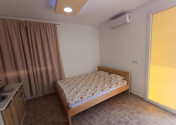 Airport View Apartment