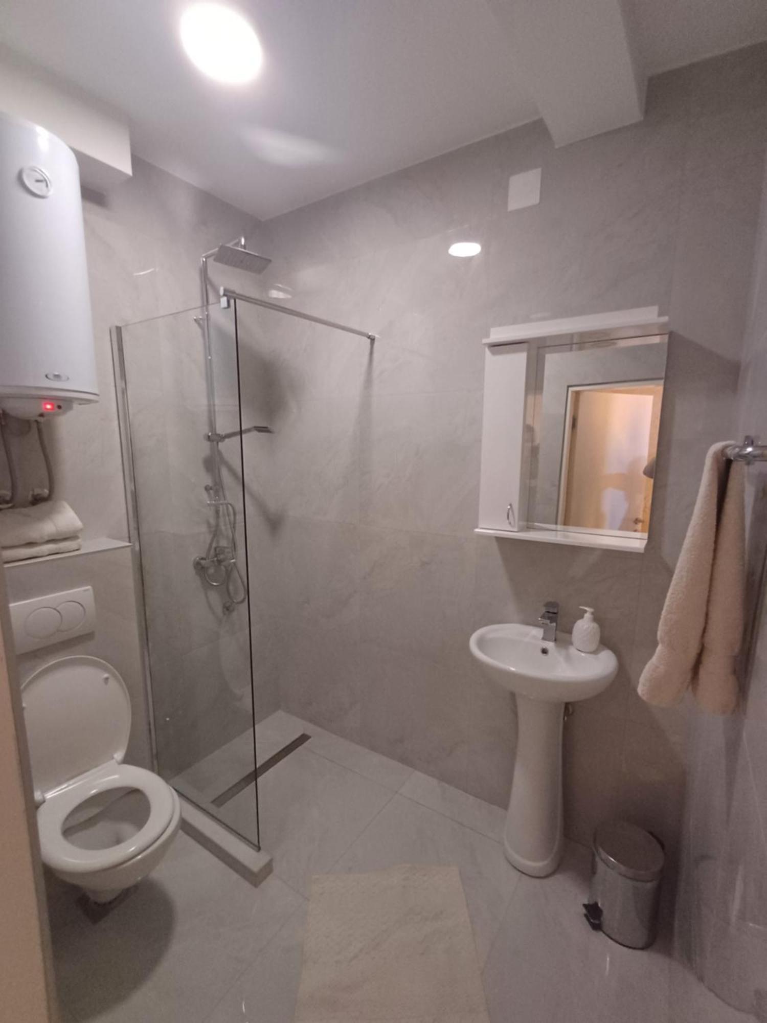 Airport View Apartment