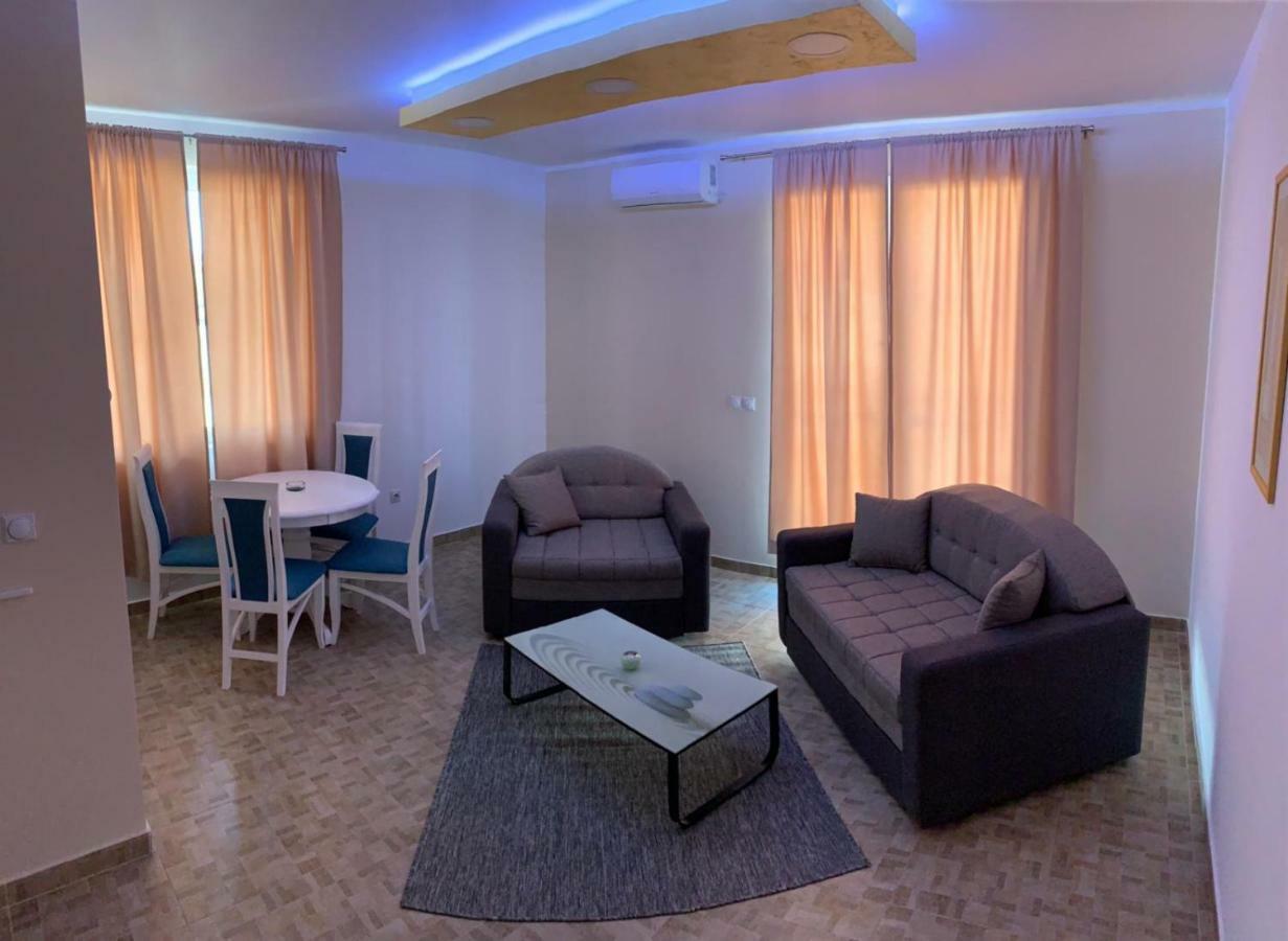 Airport View Apartment